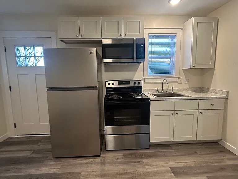 370 Smith Rd — Photo 9