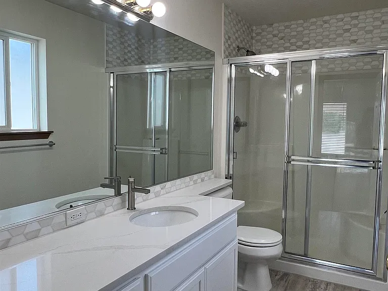 1574 Foxglove Ave — Photo 9