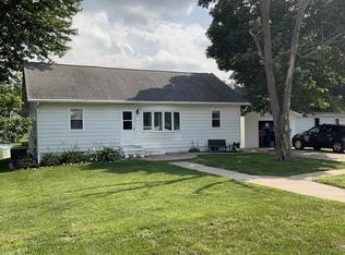 334 E South St, Mendon, IL 62351