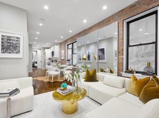 216 E 6th St #2A, New York, NY 10003