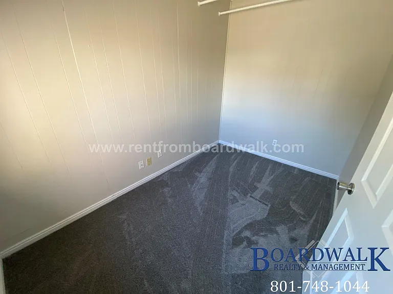 1453 W 2320 S — Photo 18