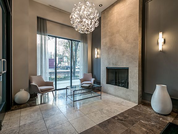 3rd image of 101 W Superior St APT 606