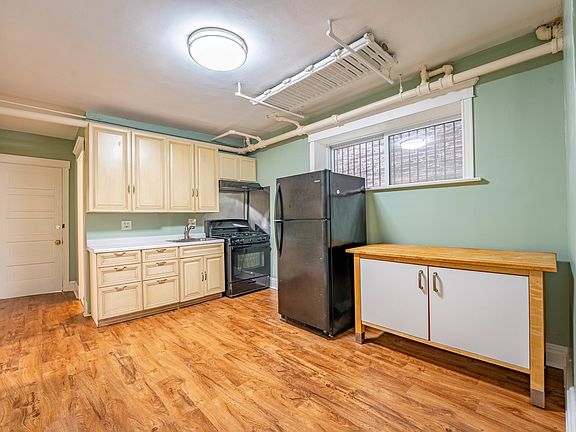 5th image of 1012 N Oakley Blvd #G