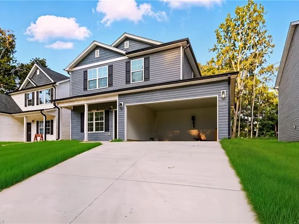 3716 Country Ridge Rd, Greensboro, NC 27405