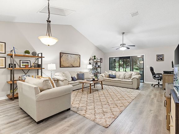 5th image of 7610 Baymeadows Cir W
