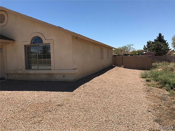 3rd image of 7786 E Larkspur Dr