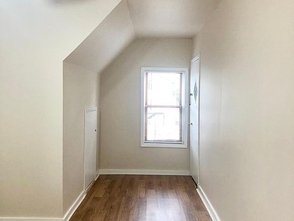 5th image of 3915 N Ravenswood Ave #3