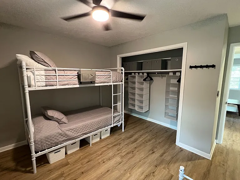 2204 Auburn Dr #3 — Photo 4