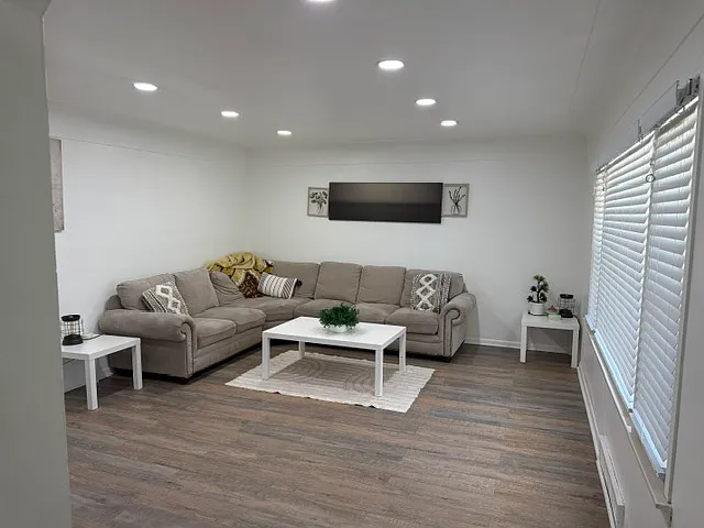 2923 E Square Lake Rd — Photo 3
