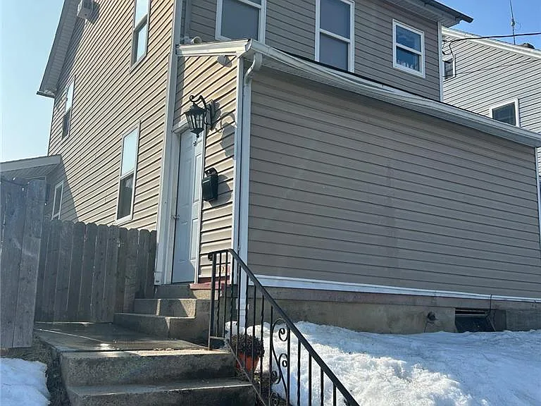 134 S 3rd St #B — Photo 1