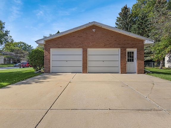 3rd image of 1542 Sherwood Dr