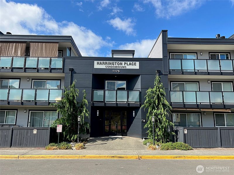 2nd image of 1175 Harrington Place NE #214