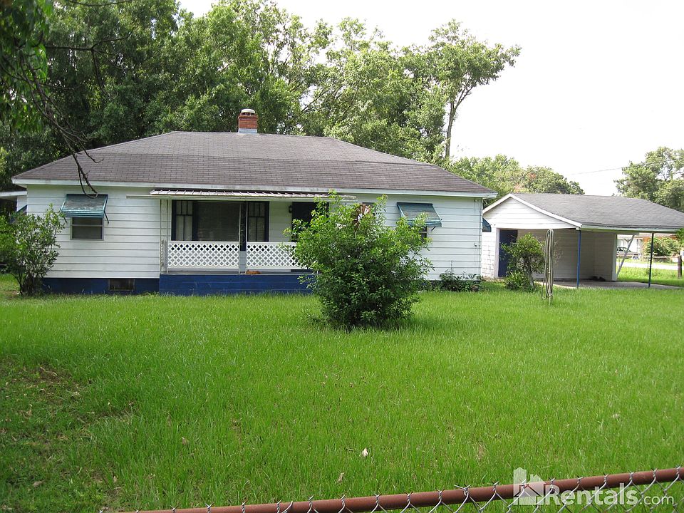 1st image of 320 Alamo Dr W