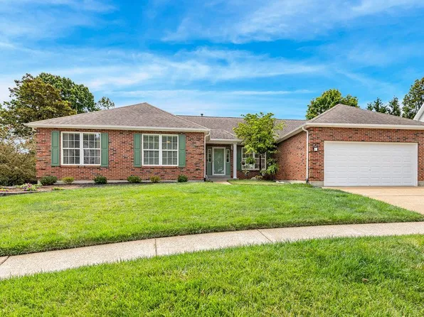 358 Harbour Pointe Dr, Grover, MO 63040