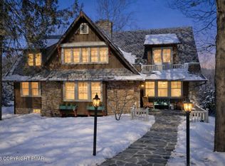 204 Lake Rd, Pocono Manor, PA 18349