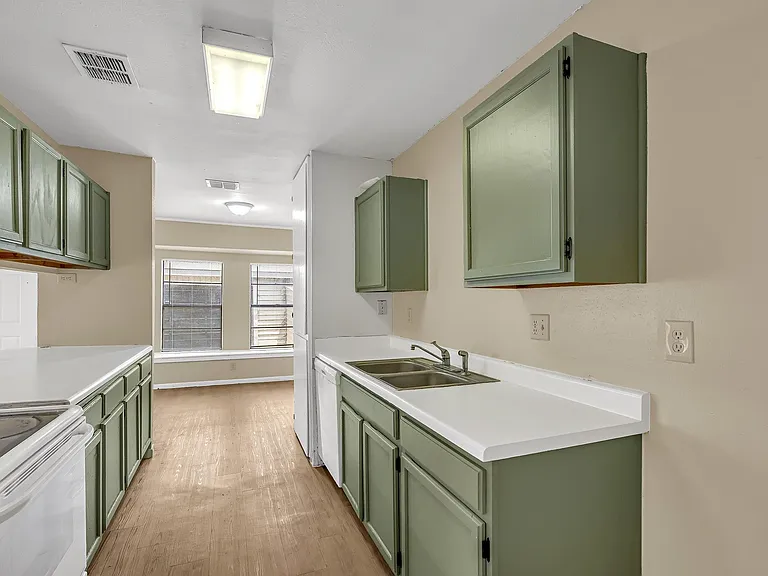 1325 Bayou Dr — Photo 13