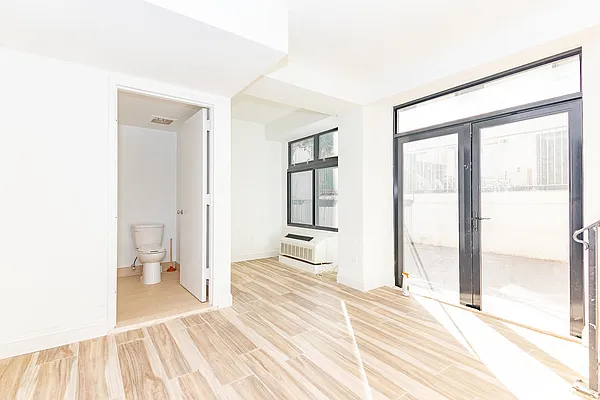 Rented by MySpaceNYC | media 37