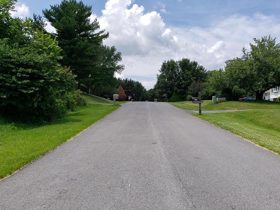 2nd image of 13997 W Annapolis Ct
