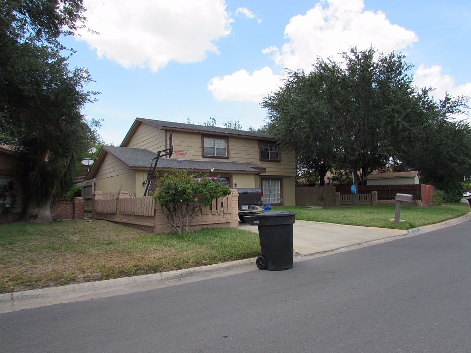 1st image of 117 E Camellia Ave