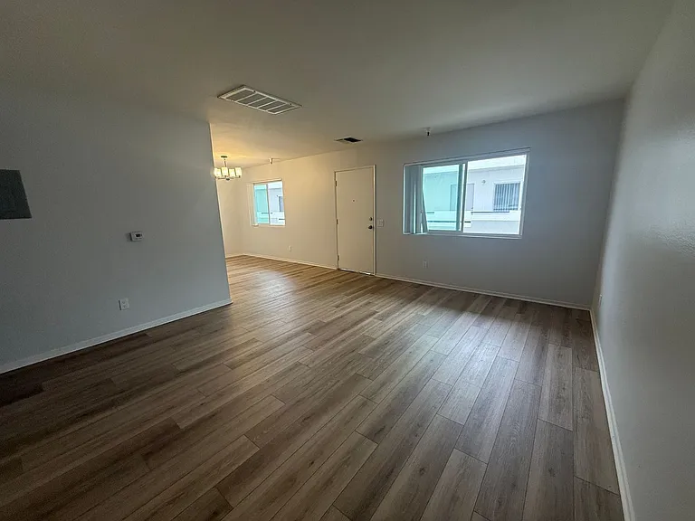 615 N. Juanita Ave — Photo 24