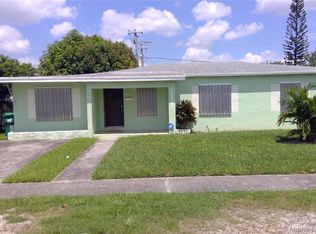 10985 Perry Dr, Miami, FL 33176