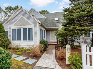 4 Gold Leaf Ln UNIT 4, Mashpee, MA 02649