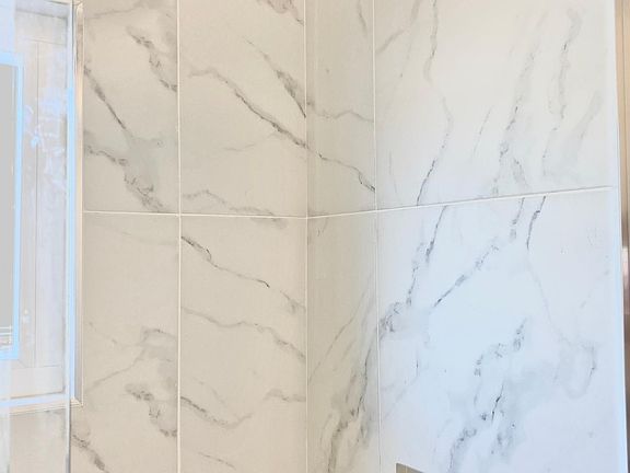 4th image of 1043 Genesee Ave #6