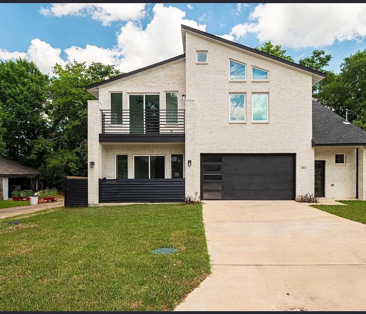 4 bed, 2027 sqft, $3,300 — Photo 1