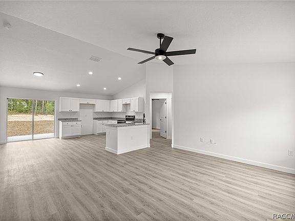 5th image of 22433 SW Rainbow Lakes Blvd