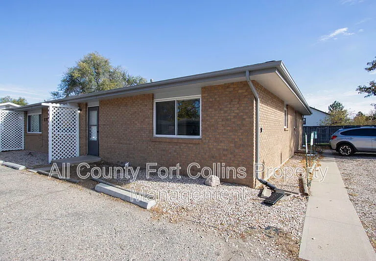 1718 Larch St #2 — Photo 1
