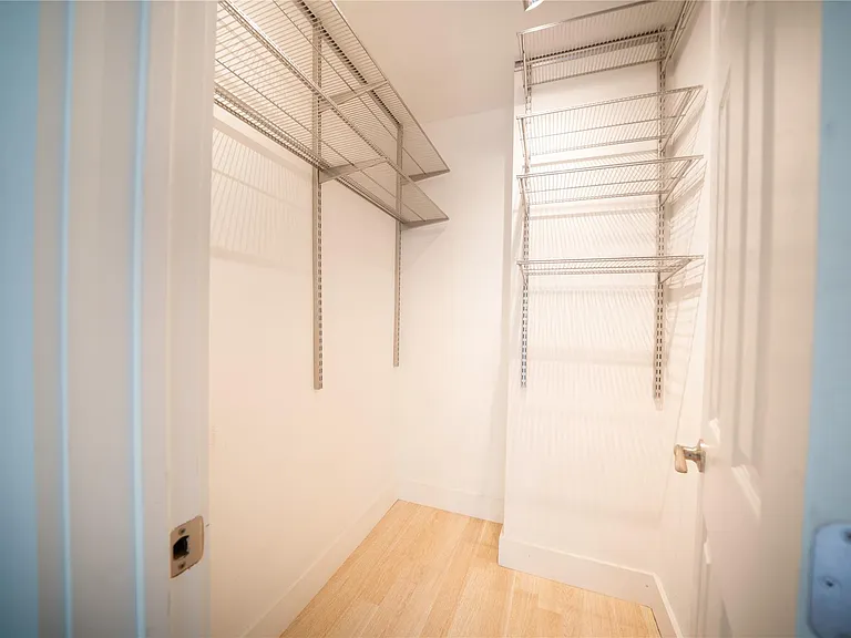 500 E Riverside Dr #242 — Photo 31
