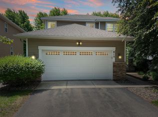 815 Newberry Ln, Chaska, MN 55318