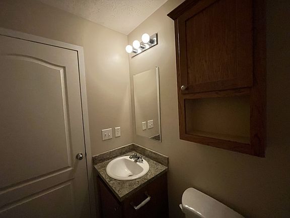 4th image of 516 Courtland Ln #146