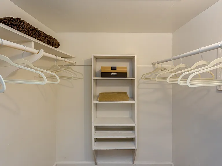 Las Velas at Hillcroft Apts. — Photo 9