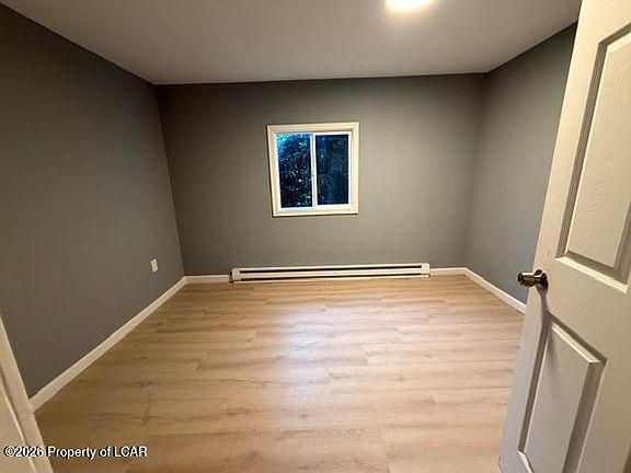 5th image of 98 Rose Ln