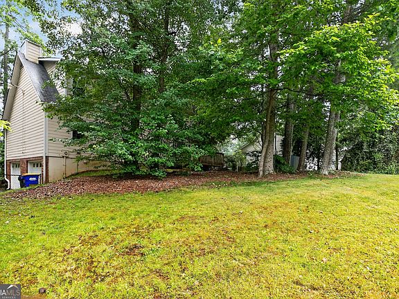 5th image of 3999 Tall Pine Dr