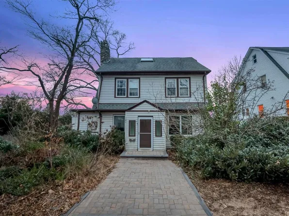 35 Highview Avenue, Huntington Station, NY 11746