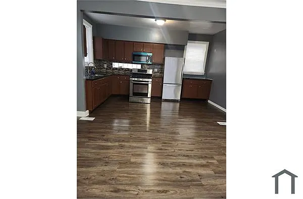 Building Photo - 8711 S Kingston Ave #1