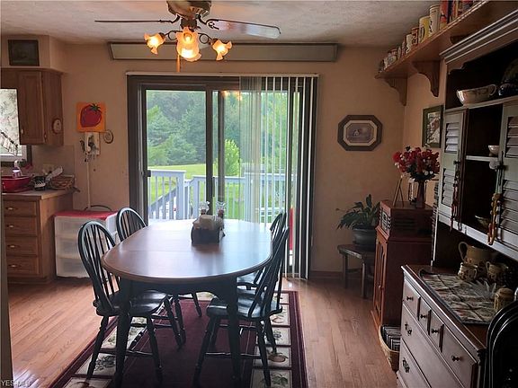 4th image of 1858 Meadowlark Dr