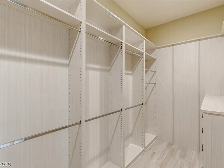 64 Grey Feather Dr — Photo 38