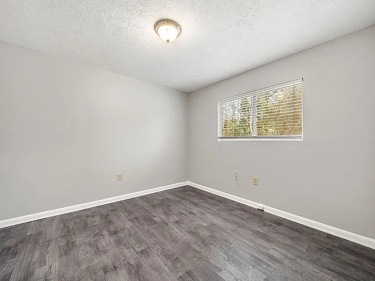 Balfour Forest Apartments — Photo 11