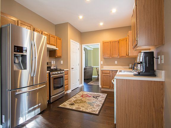 4th image of 3107 Ballet Ct SE