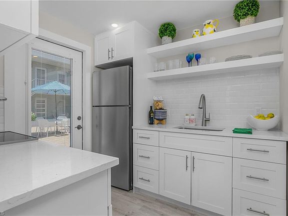 4th image of 663 12th AVE S #663