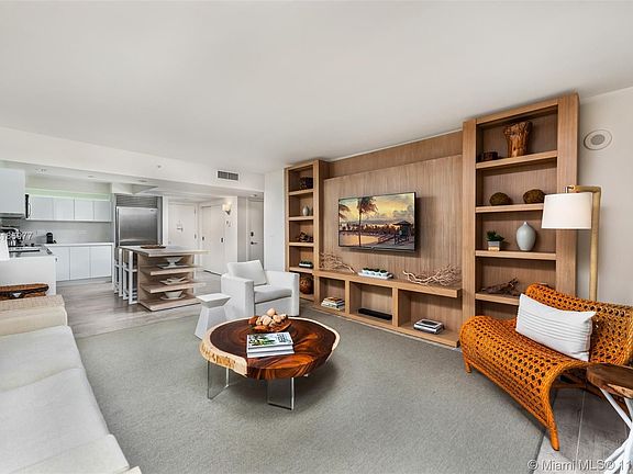 5th image of 102 24th St APT 1408