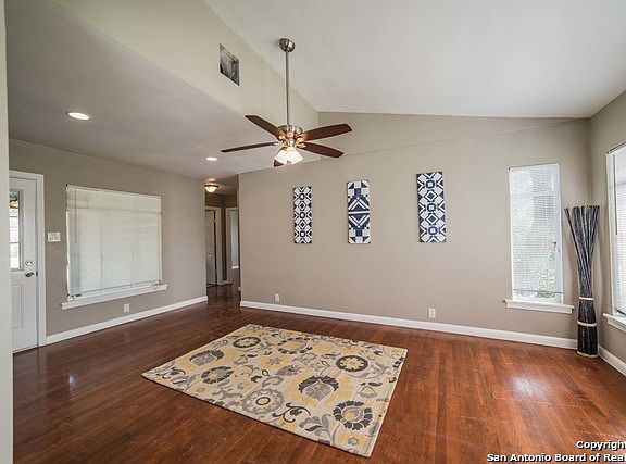 4th image of 257 Lyman Dr