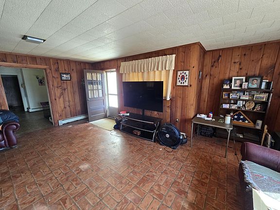 5th image of 129 W Hill Road