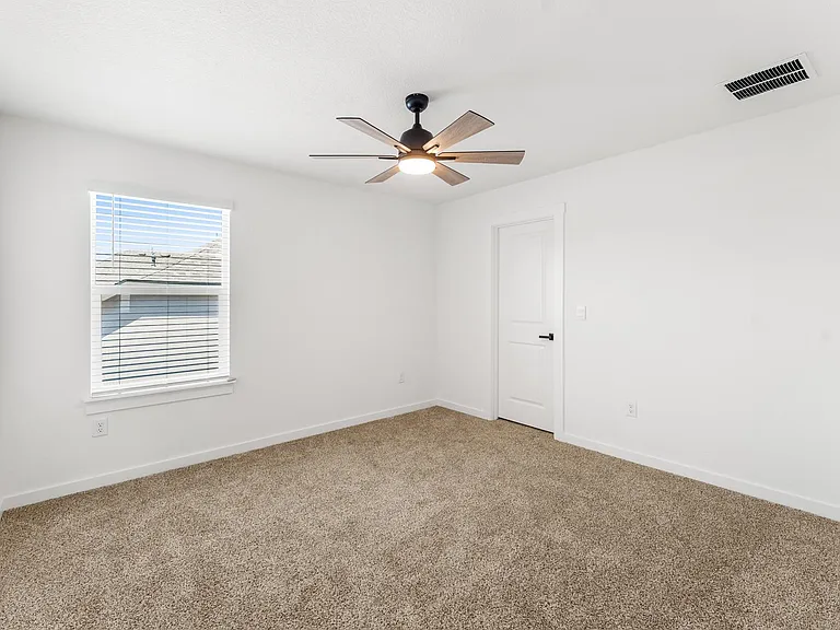 1828 Walnut Grove Bnd — Photo 33