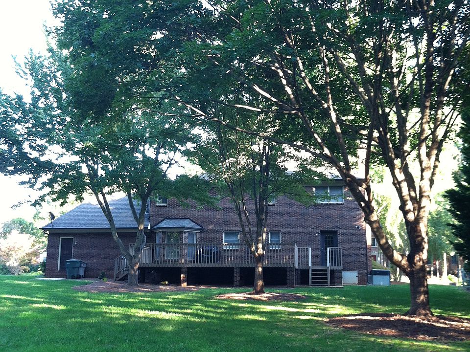 2nd image of 2308 Londonderry Dr