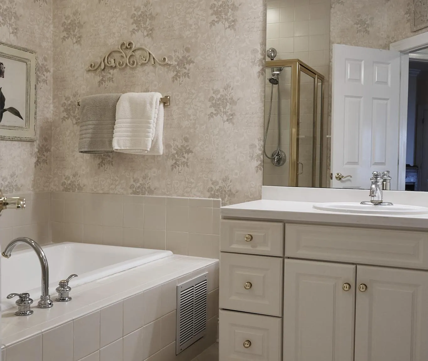 10 Hayestown Rd — Photo 4