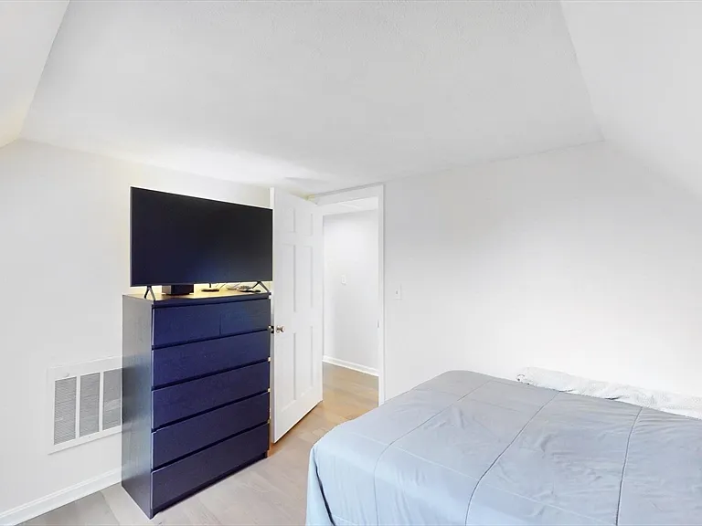 4 Saginaw Ave #2 — Photo 15